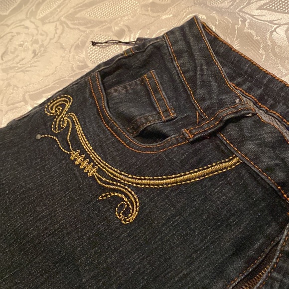Govanni Dark Gold Embroidered Jeans - Picture 3 of 6